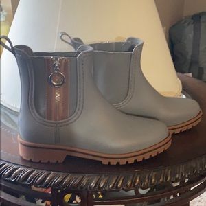 Bernardo rain boots